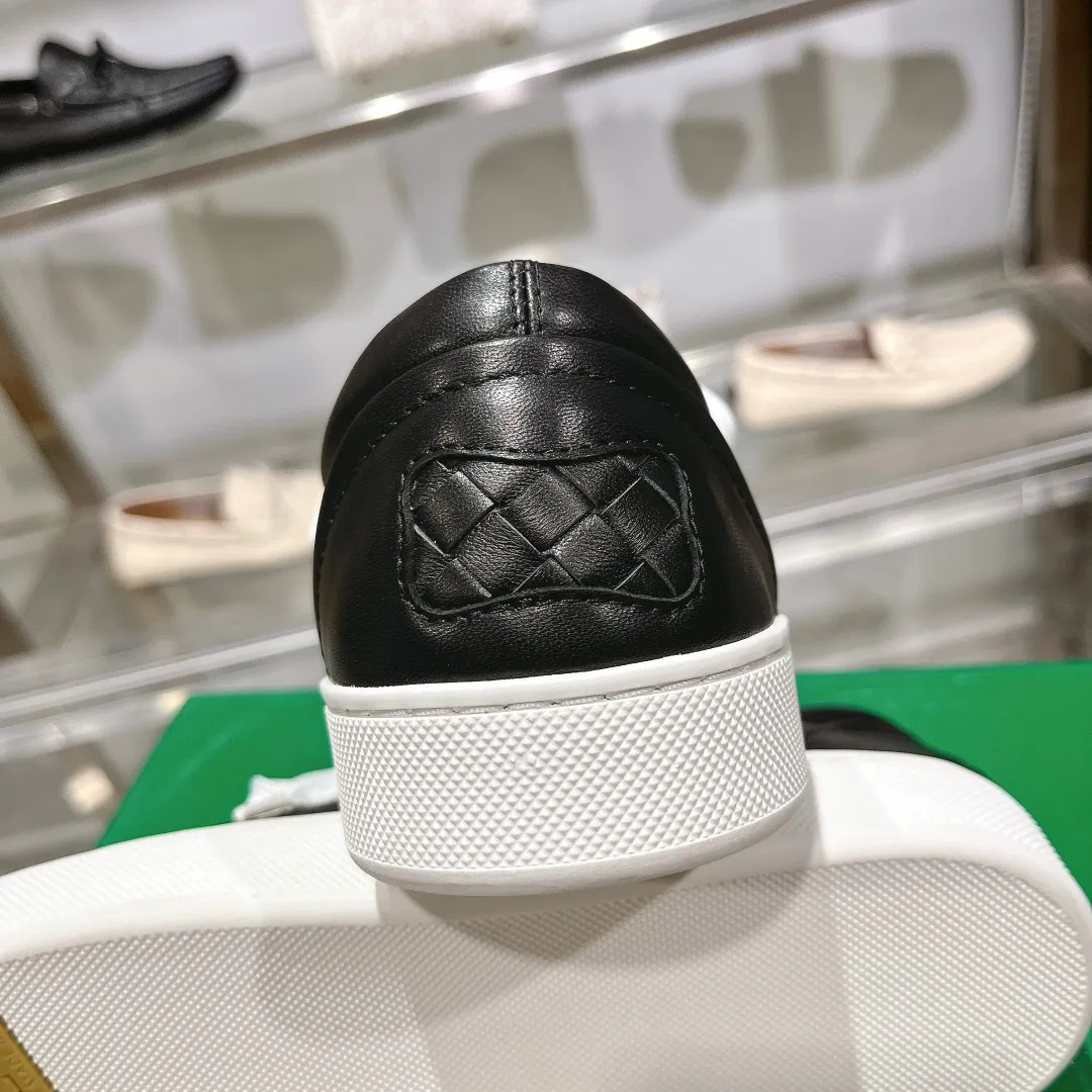 [BV] Top P: 740💰Size for couples: 35-44 (Female 40, Male 38 45, custom-made and non-returnable) Bottega Veneta classic woven strap casual shoes are made of imported high-quality materials, [Rose][Rose]! Purely hand-woven and operated, the original board is reproduced one-to-one! quality assurance!